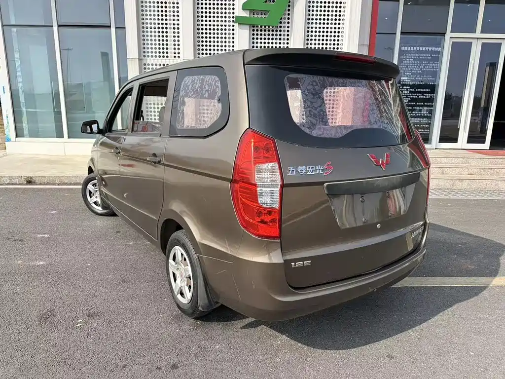 Wuling Hongguang — миниатюра 2