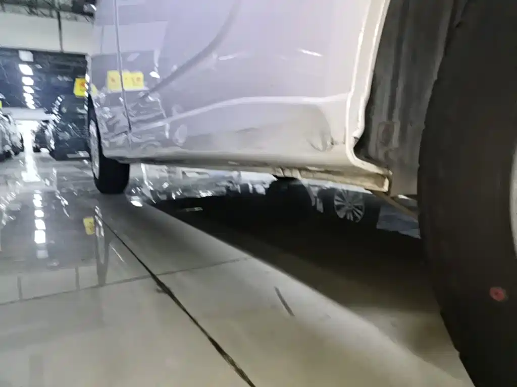 Wuling Yangguang — миниатюра 22