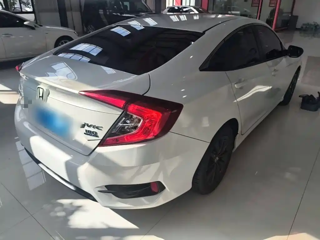 Honda Civic — миниатюра 7