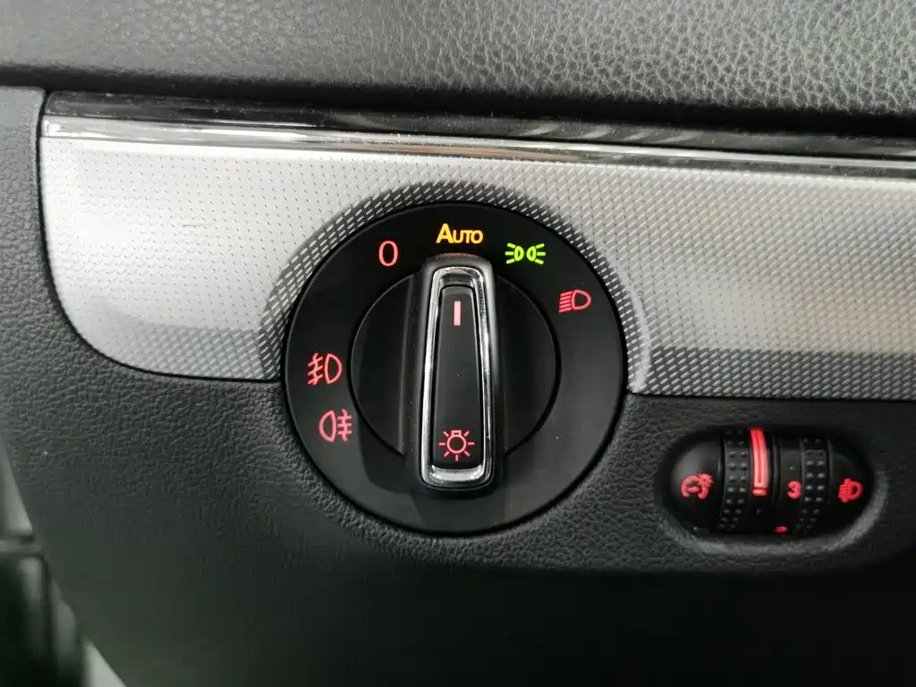 Volkswagen Sagitar — миниатюра 21