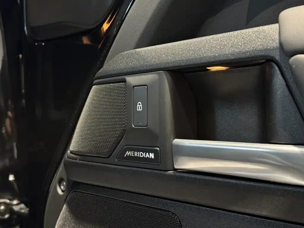 Land Rover Defender — миниатюра 13