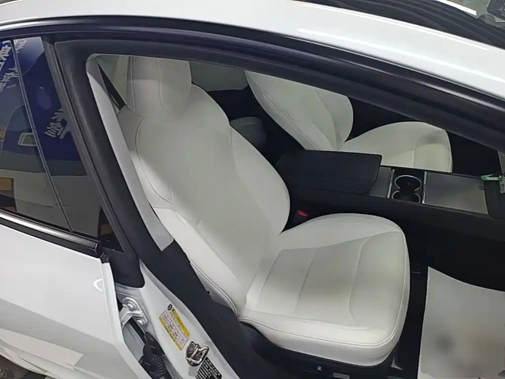 Tesla Model 3 — миниатюра 25