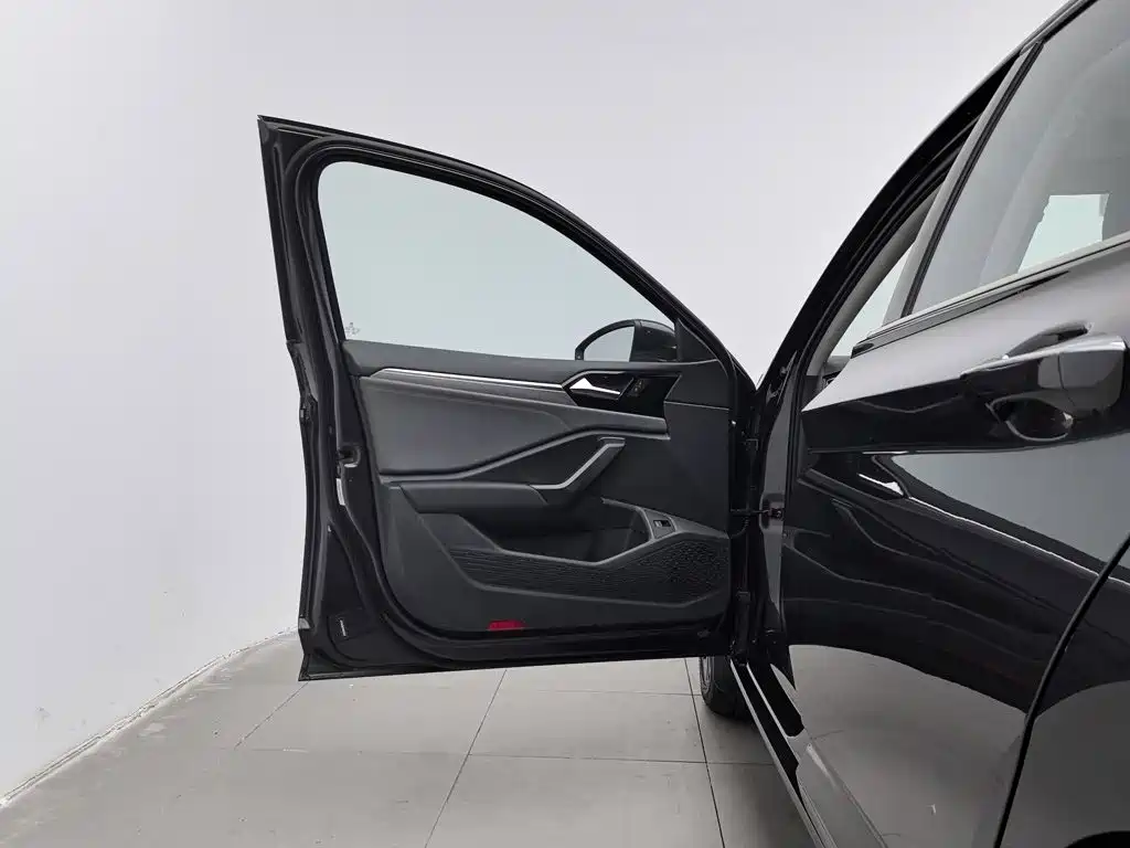 Volkswagen Sagitar — миниатюра 8