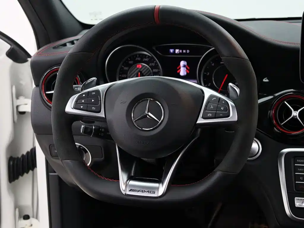Mercedes-Benz GLA AMG — миниатюра 14