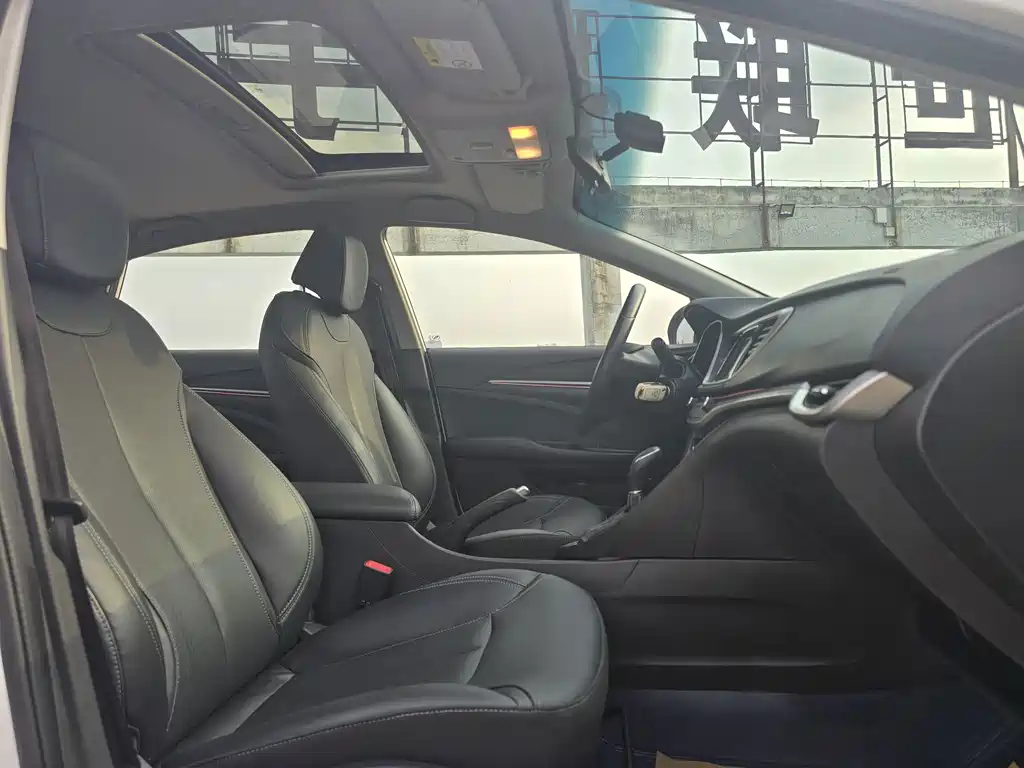 Buick Excelle — миниатюра 8