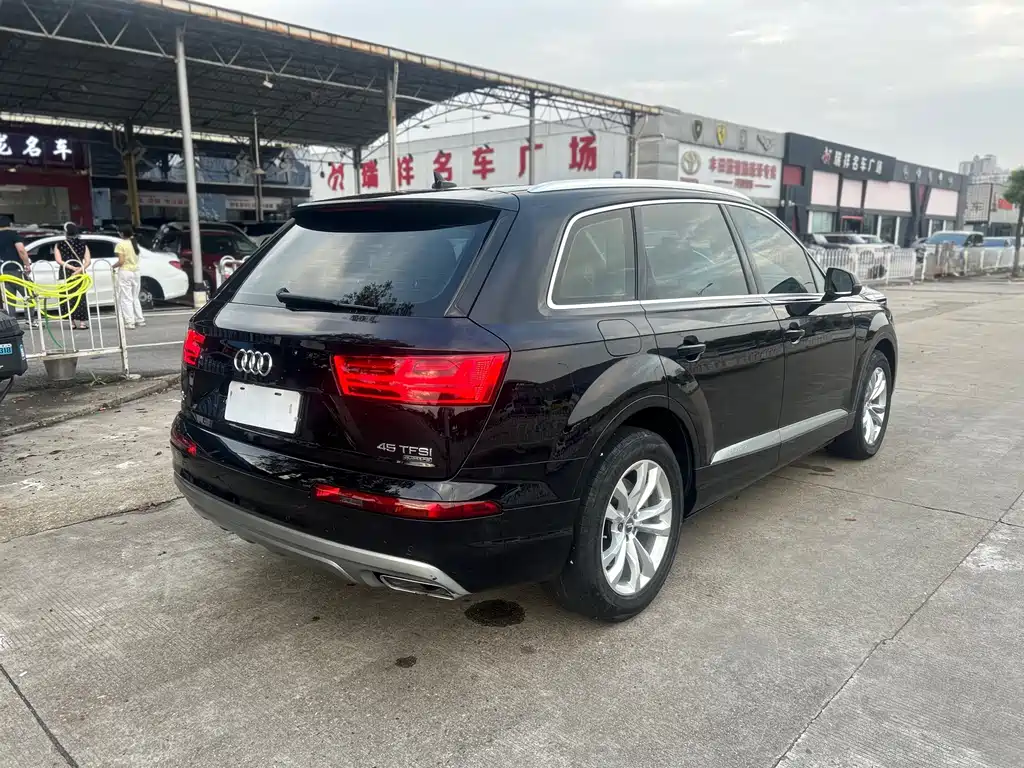Audi Q7 — миниатюра 9