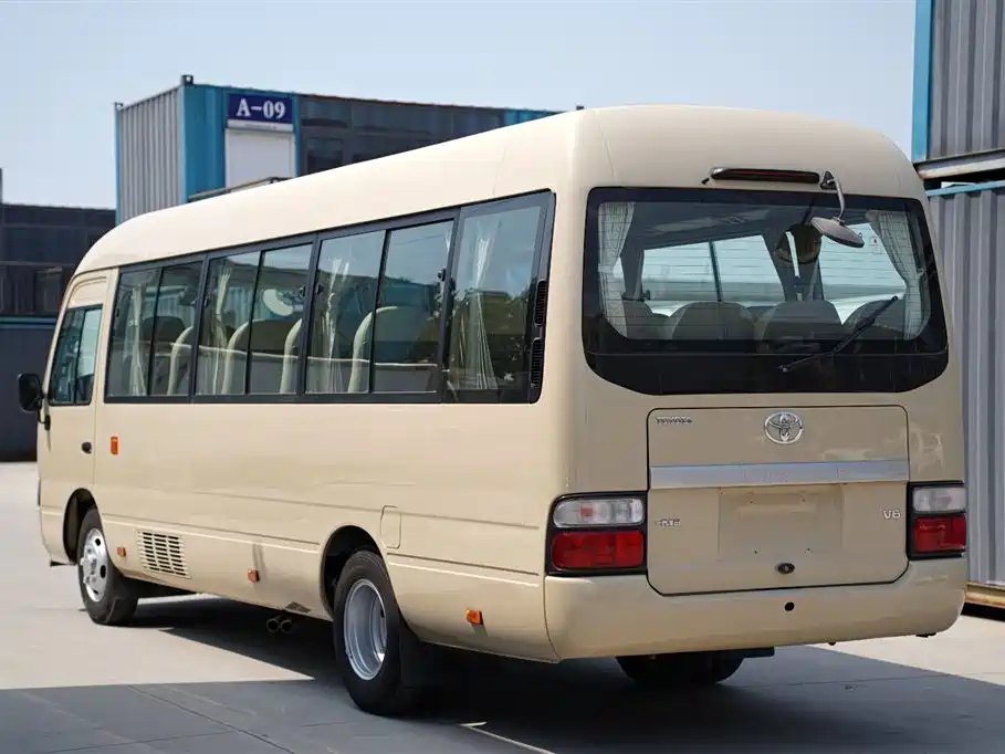 Toyota Coaster — миниатюра 6
