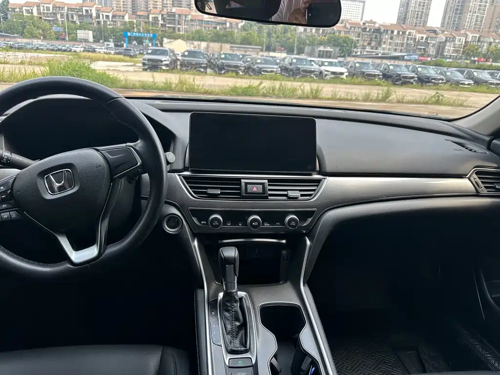 Honda Accord — миниатюра 9