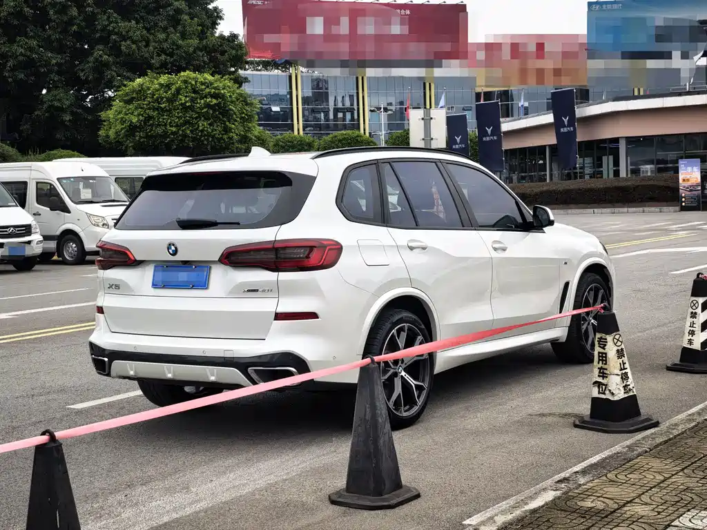 BMW X5 (Import) — миниатюра 7