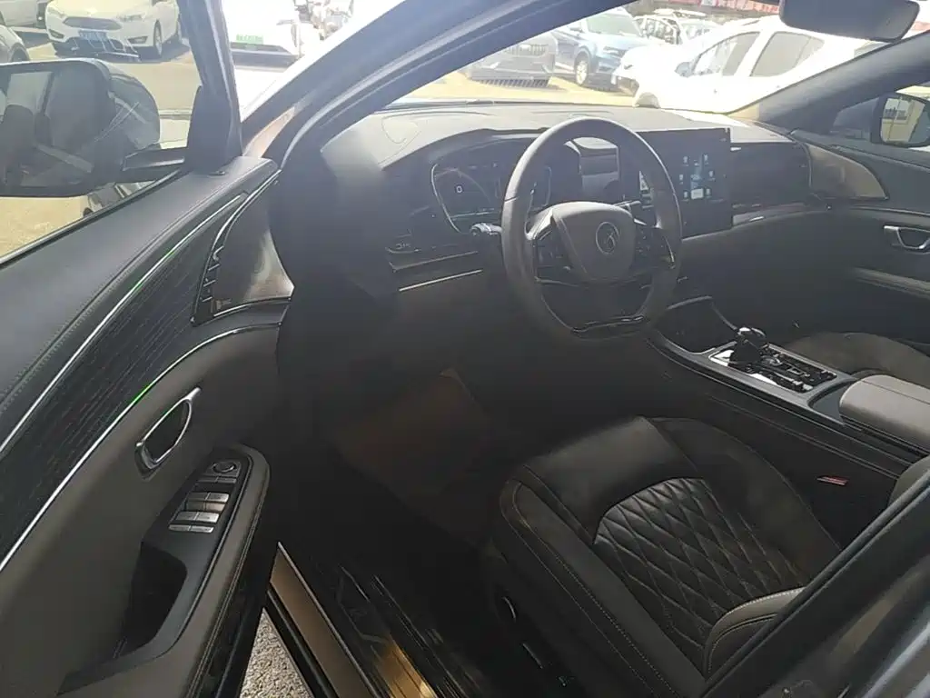 BYD Han — миниатюра 16