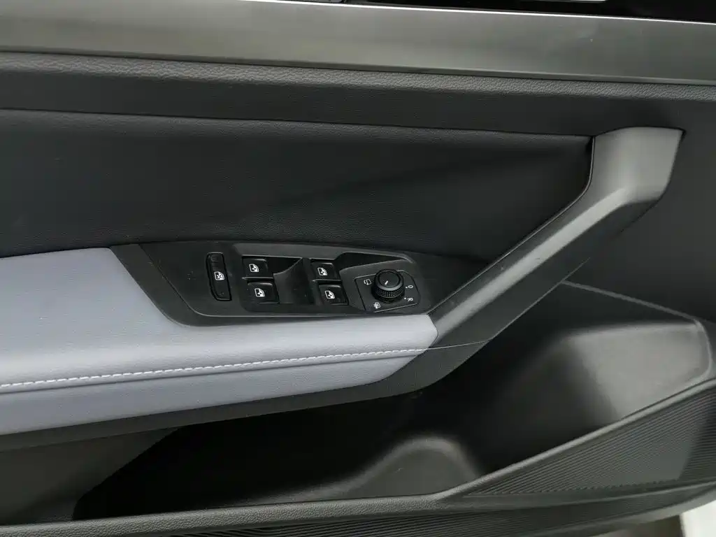 Volkswagen Lavida — миниатюра 9
