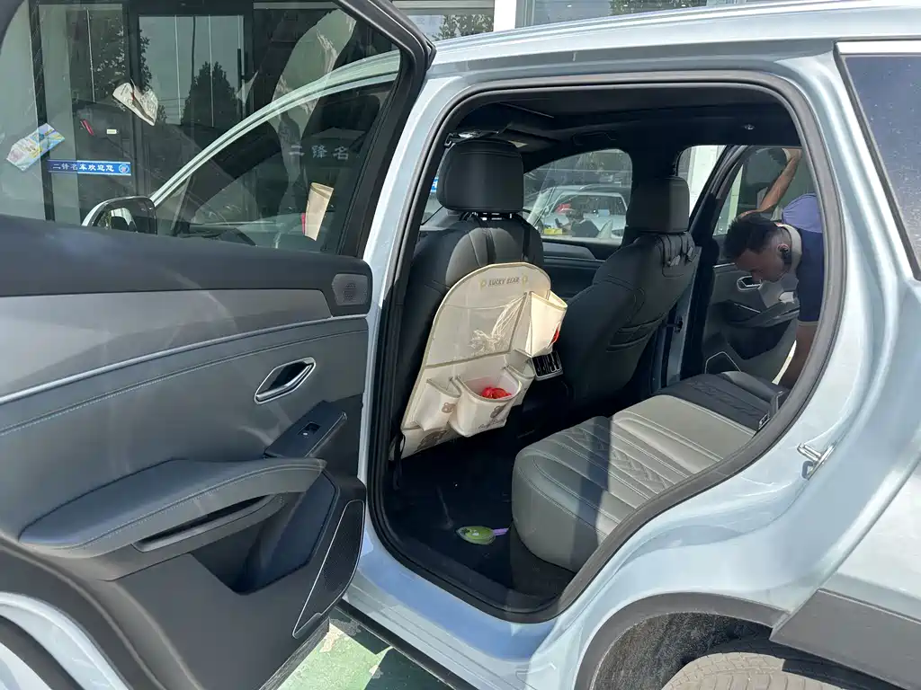 BYD L DM-i — миниатюра 8