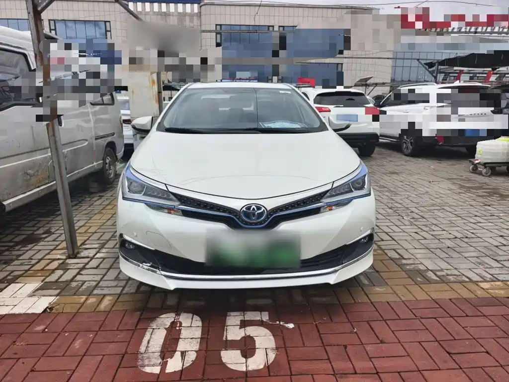 Toyota Corolla Hybrid — миниатюра 24