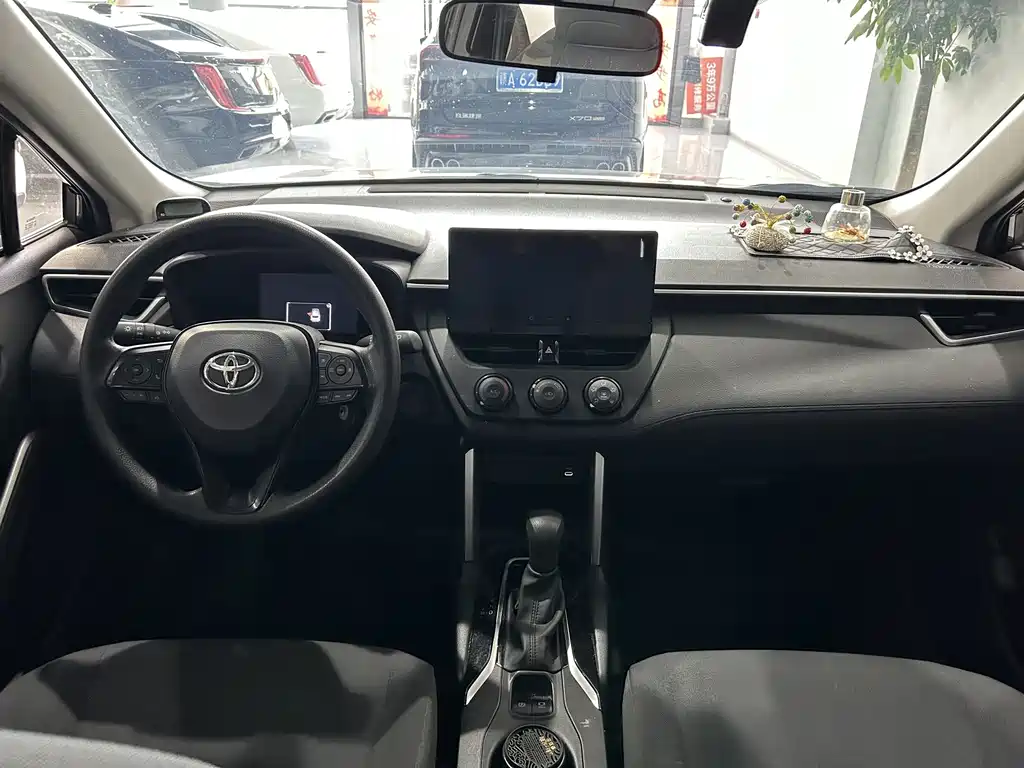 Toyota Corolla Cross — миниатюра 8