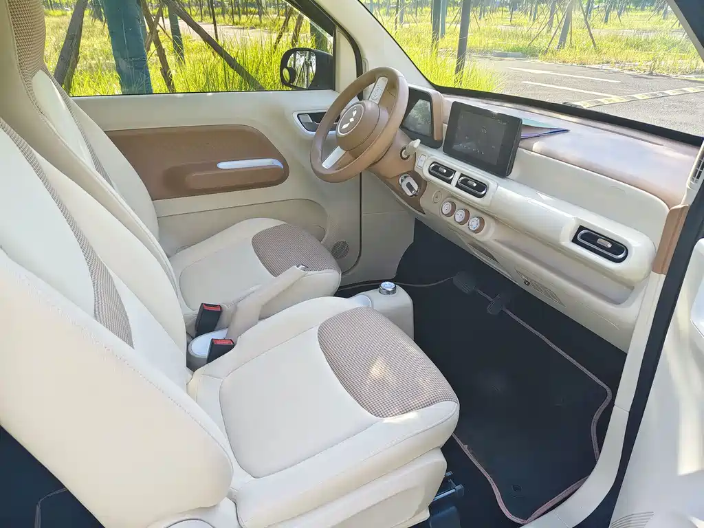 Wuling MINIEV — миниатюра 10