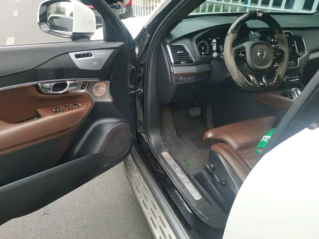 Volvo XC90 PHEV — миниатюра 17