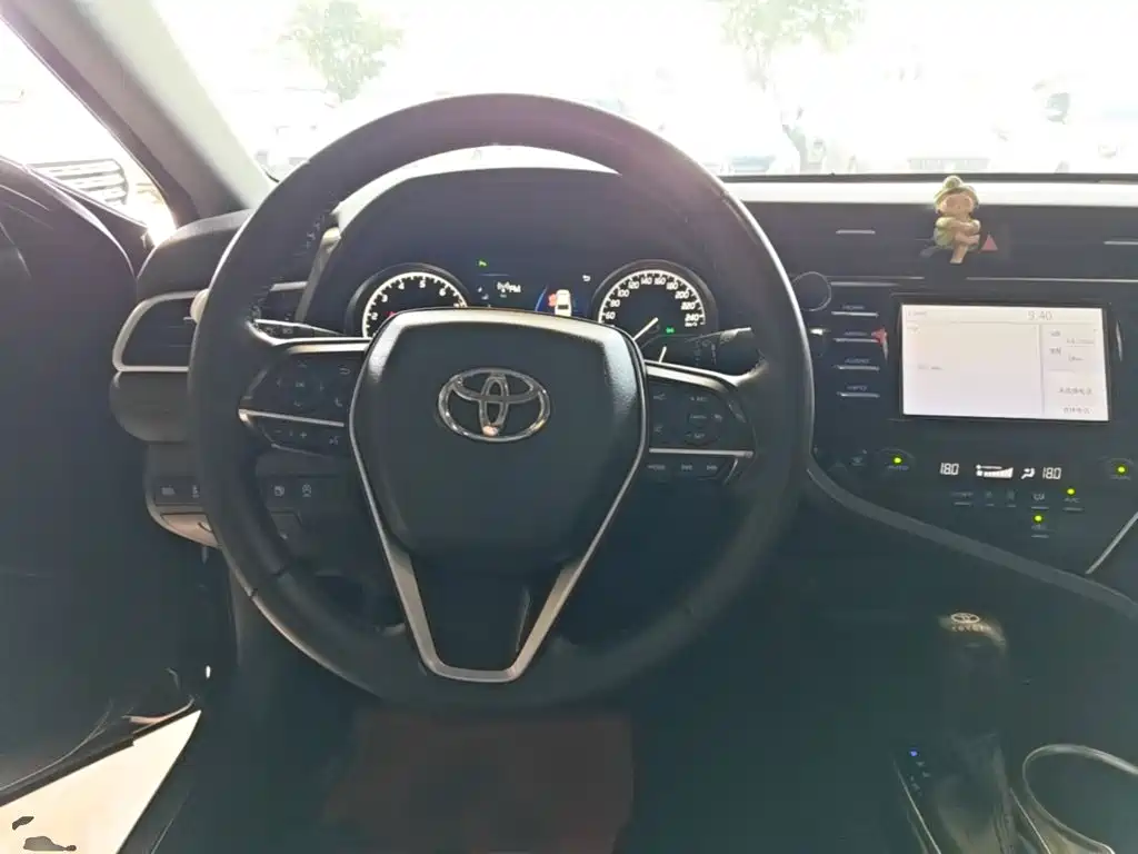 Toyota Camry — миниатюра 11