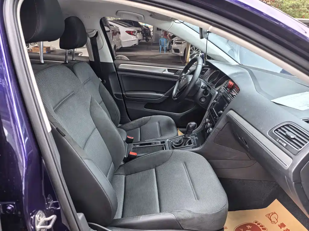 Volkswagen Golf 2018 230TSI AT Comfort