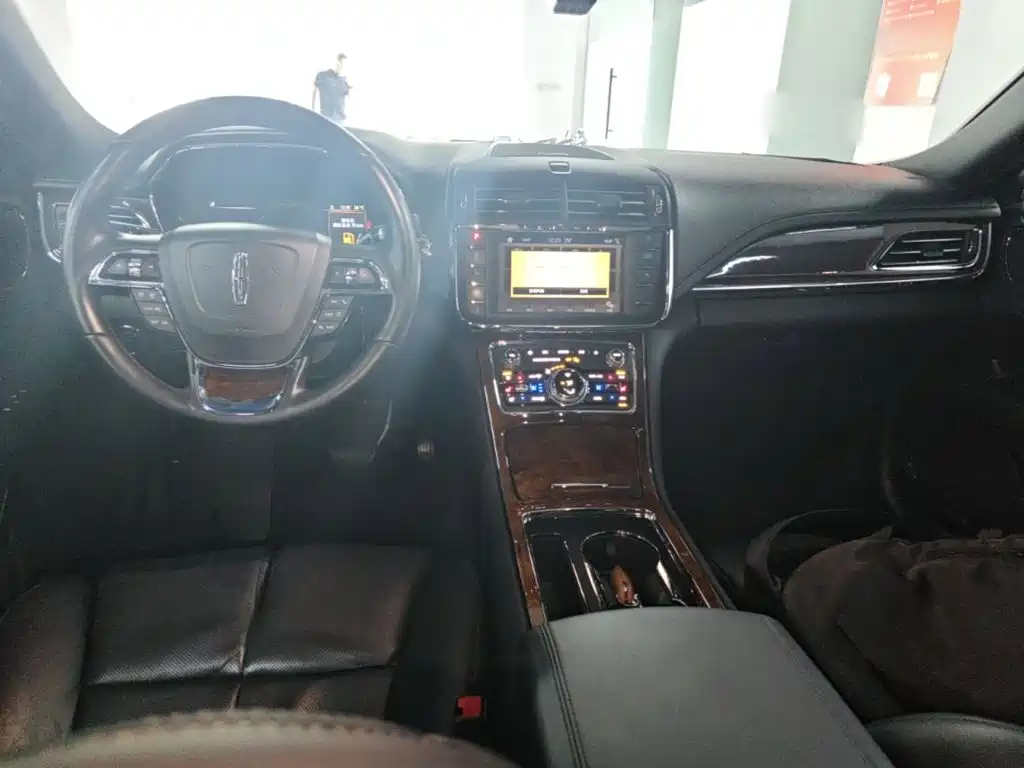Lincoln Continental — миниатюра 10