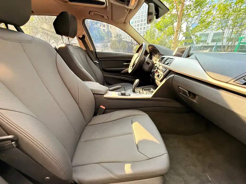 BMW 3 Series — миниатюра 9