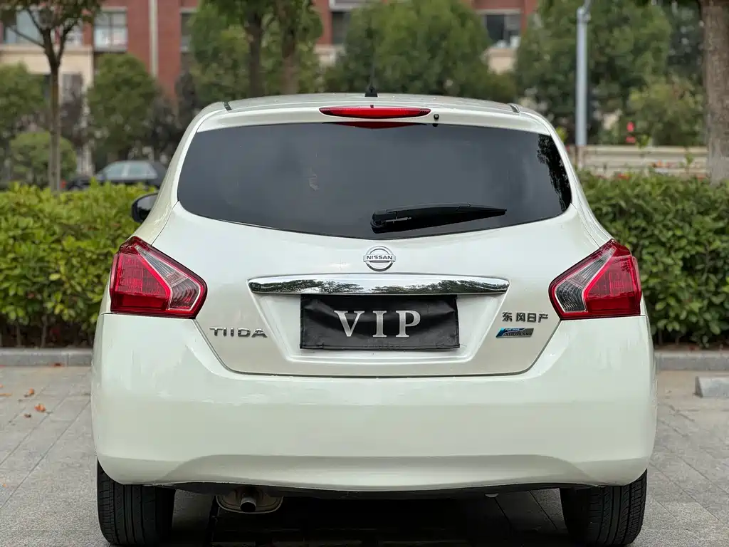 Nissan Tiida — миниатюра 9