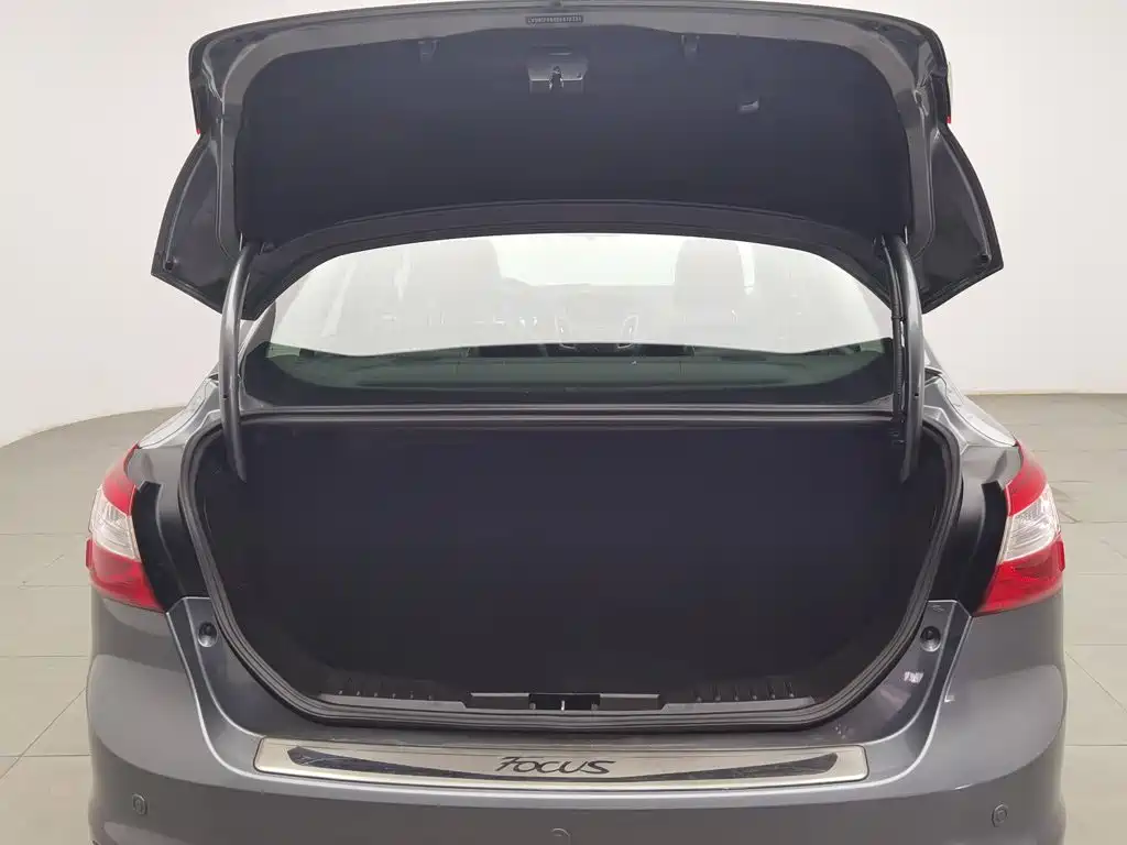 Ford Focus — миниатюра 16