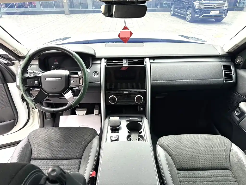 Land Rover Discovery — миниатюра 6