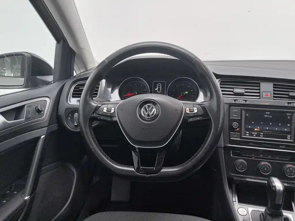 Volkswagen Golf — миниатюра 11