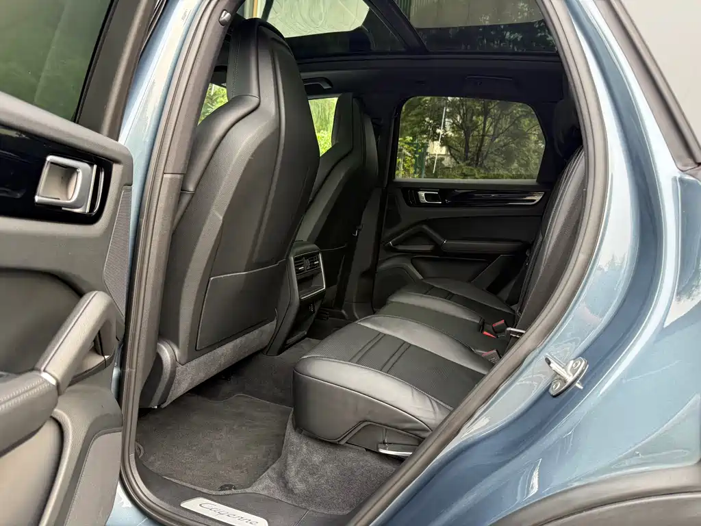 Porsche Cayenne — миниатюра 17