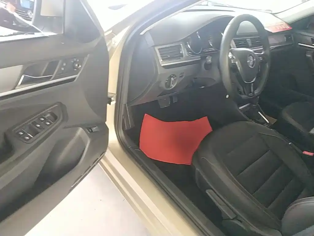 Volkswagen Bora — миниатюра 16