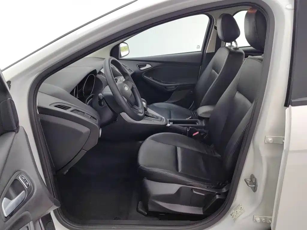 Ford Focus — миниатюра 10