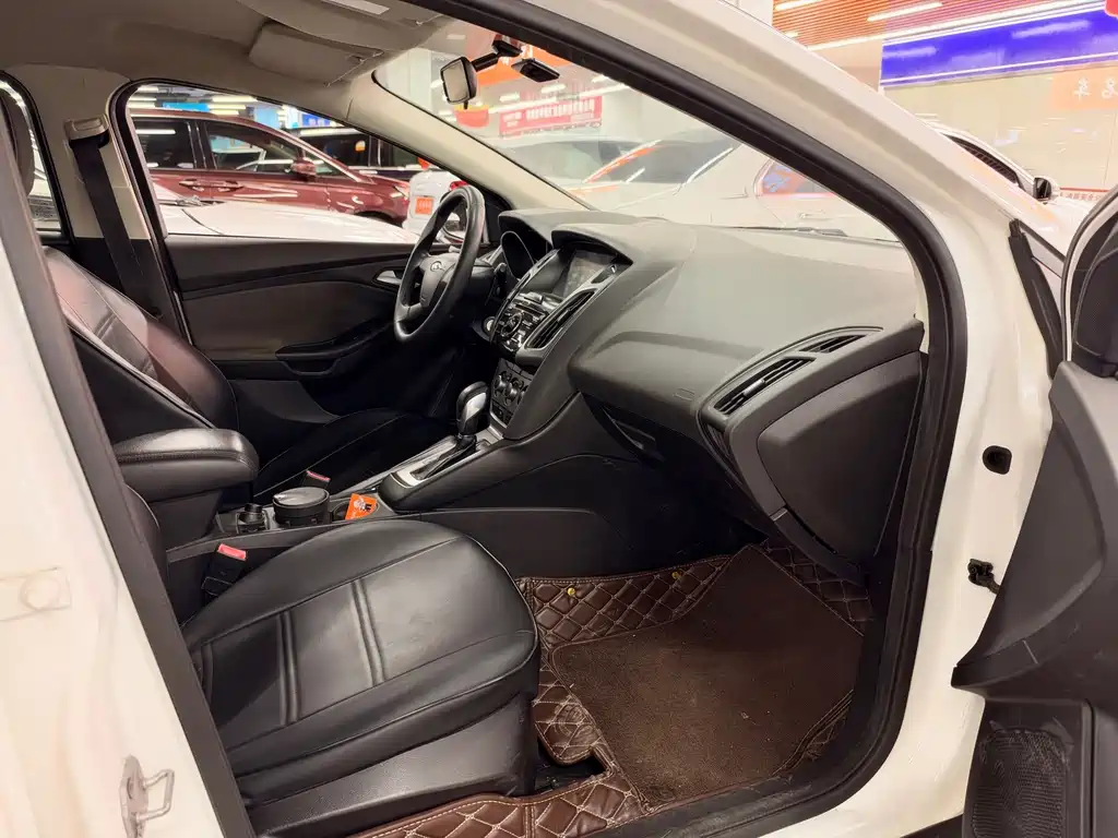 Ford Focus — миниатюра 10