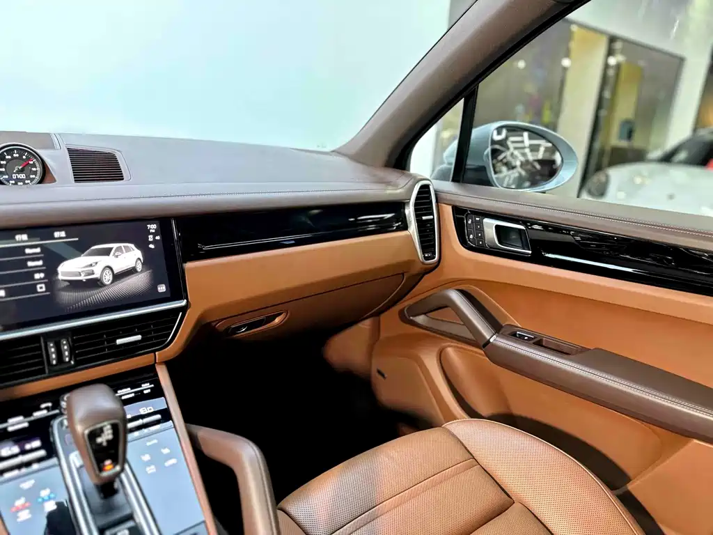 Porsche Cayenne — миниатюра 15
