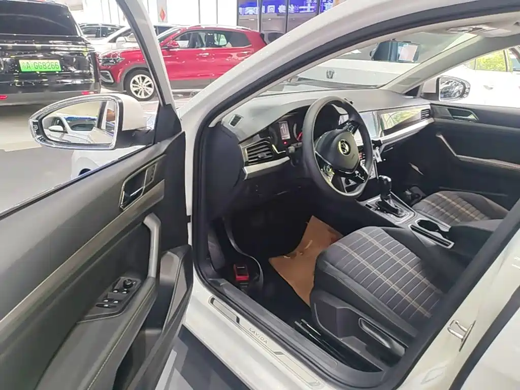 Volkswagen Lavida — миниатюра 16
