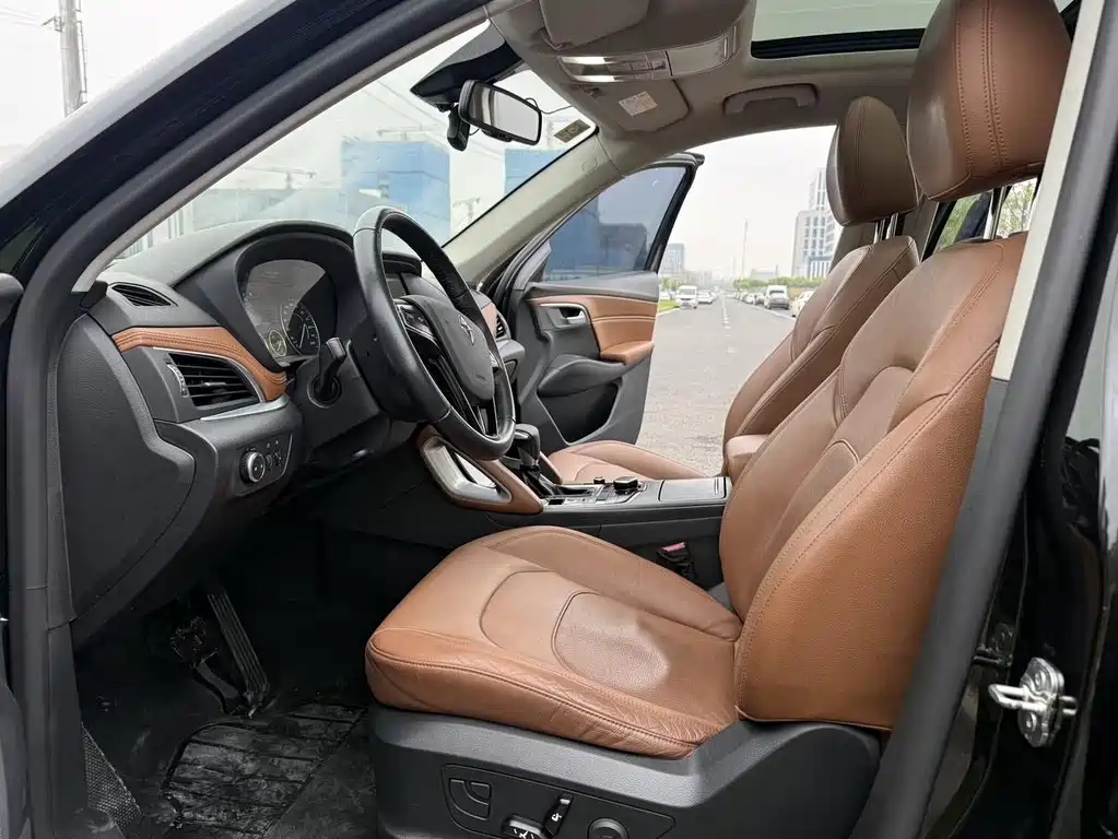 Borgward BX7 — миниатюра 7