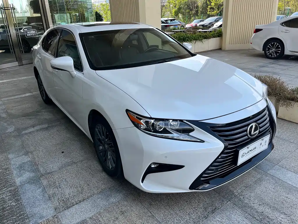 Lexus ES — миниатюра 4