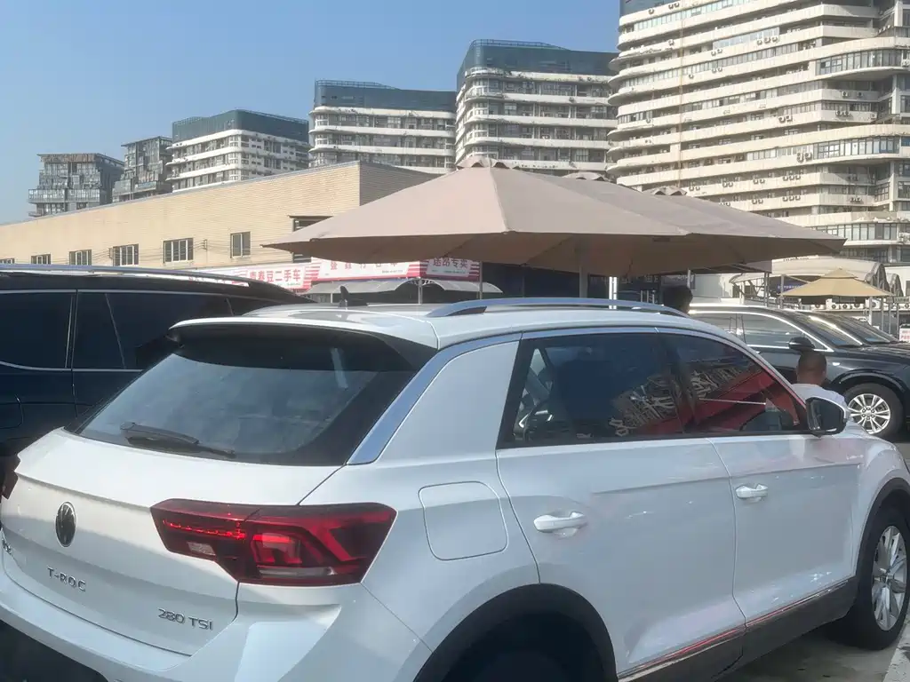 Volkswagen T-Roc — миниатюра 9