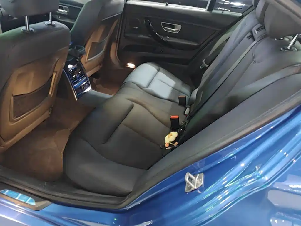 BMW 3 Series — миниатюра 17