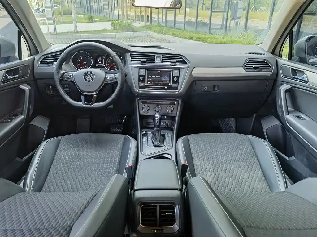 Volkswagen Tiguan L — миниатюра 8
