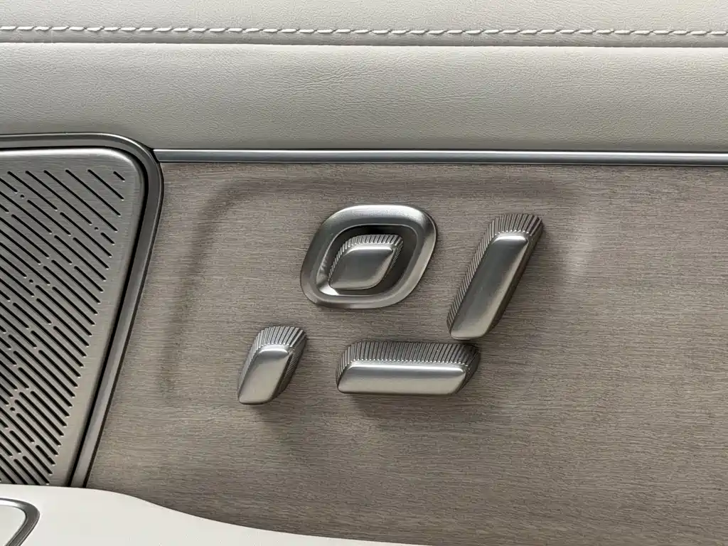NIO ES8 — миниатюра 12