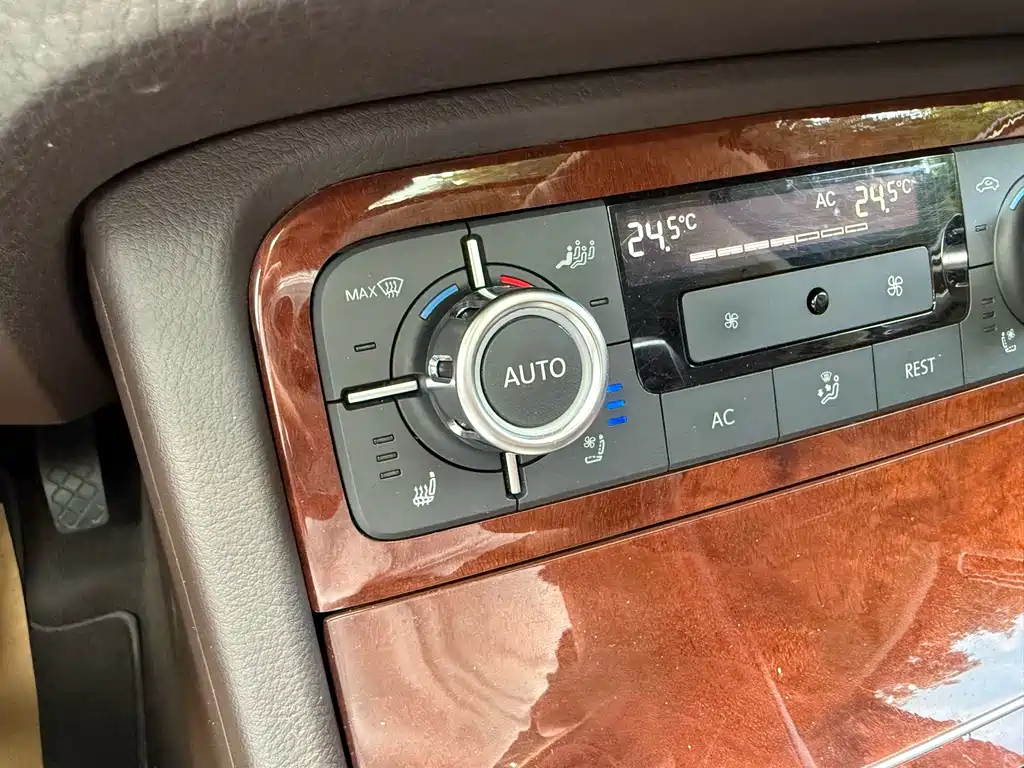 Volkswagen Touareg — миниатюра 16