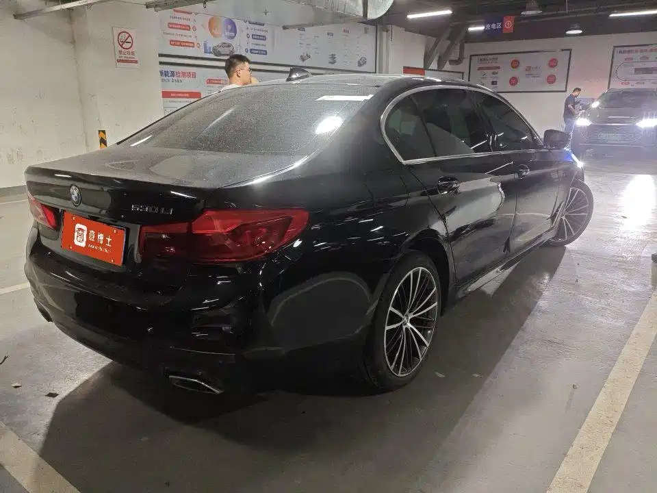 BMW 5 Series — миниатюра 7