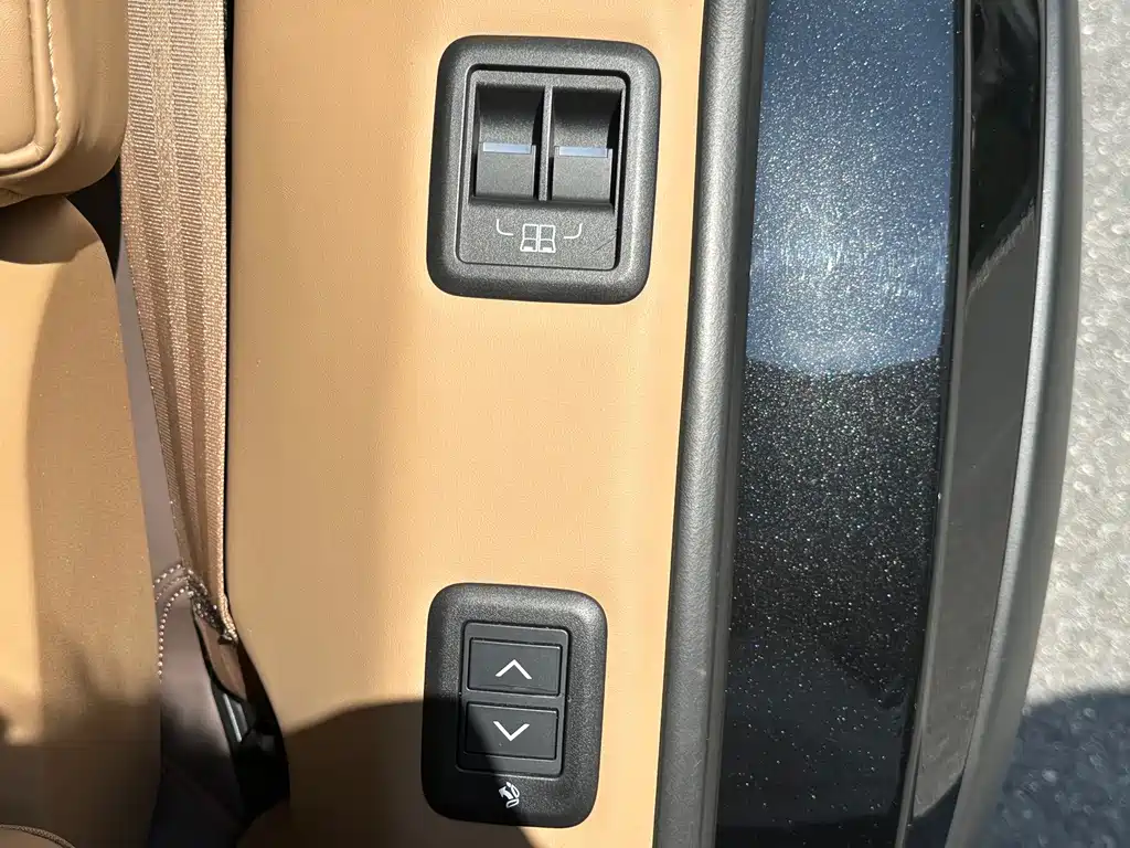 Land Rover Range Rover — миниатюра 20