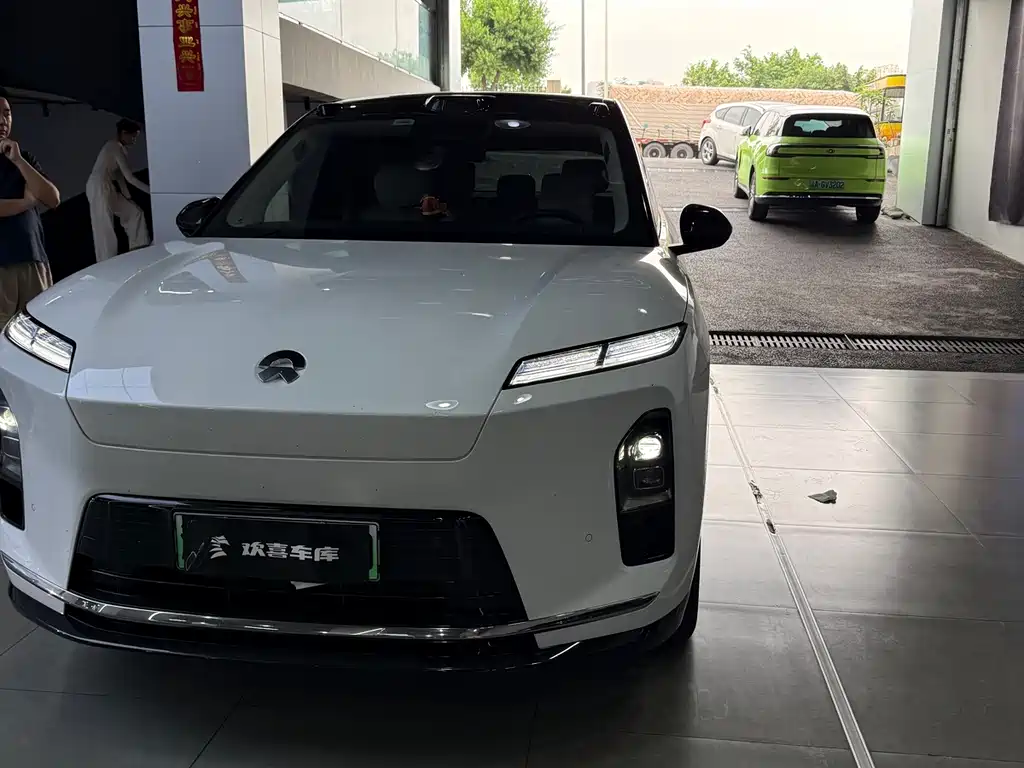 NIO ES8 — миниатюра 3