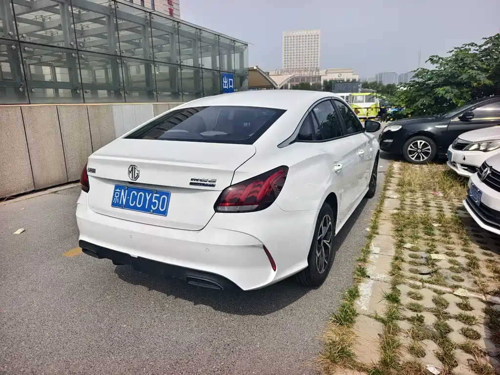MG MG5 — миниатюра 4