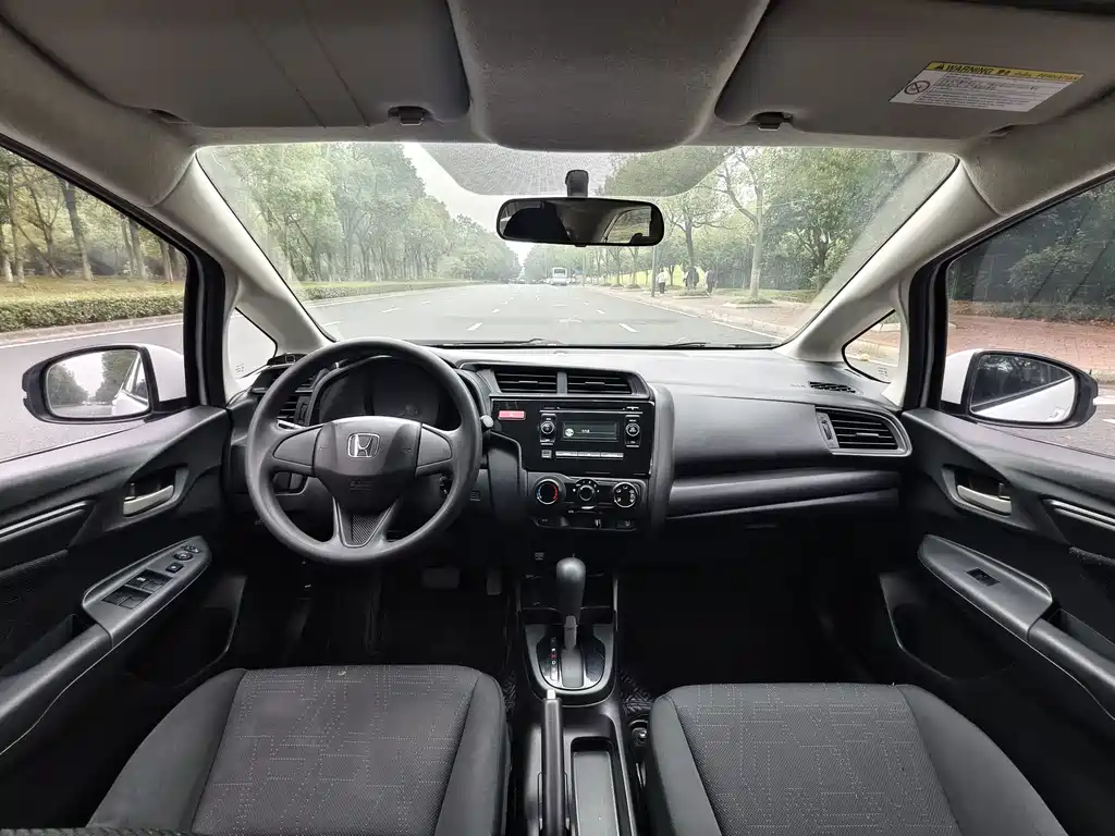 Honda Fit — миниатюра 6