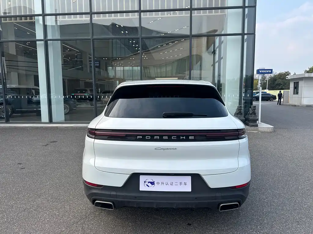 Porsche Cayenne — миниатюра 4