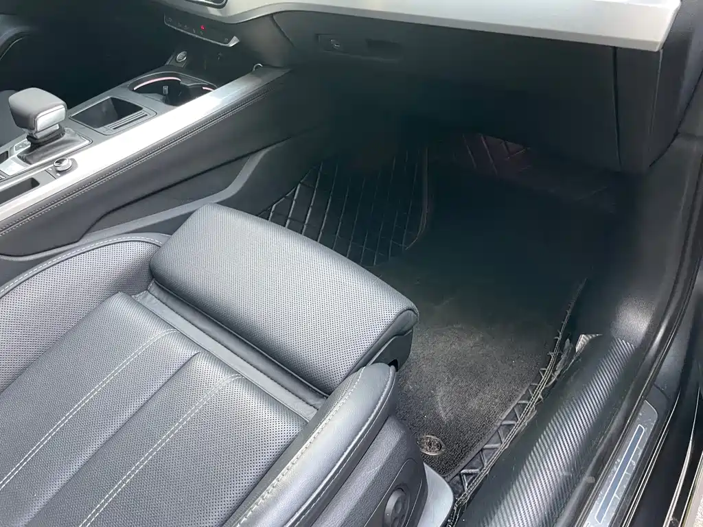 Audi A4L — миниатюра 24