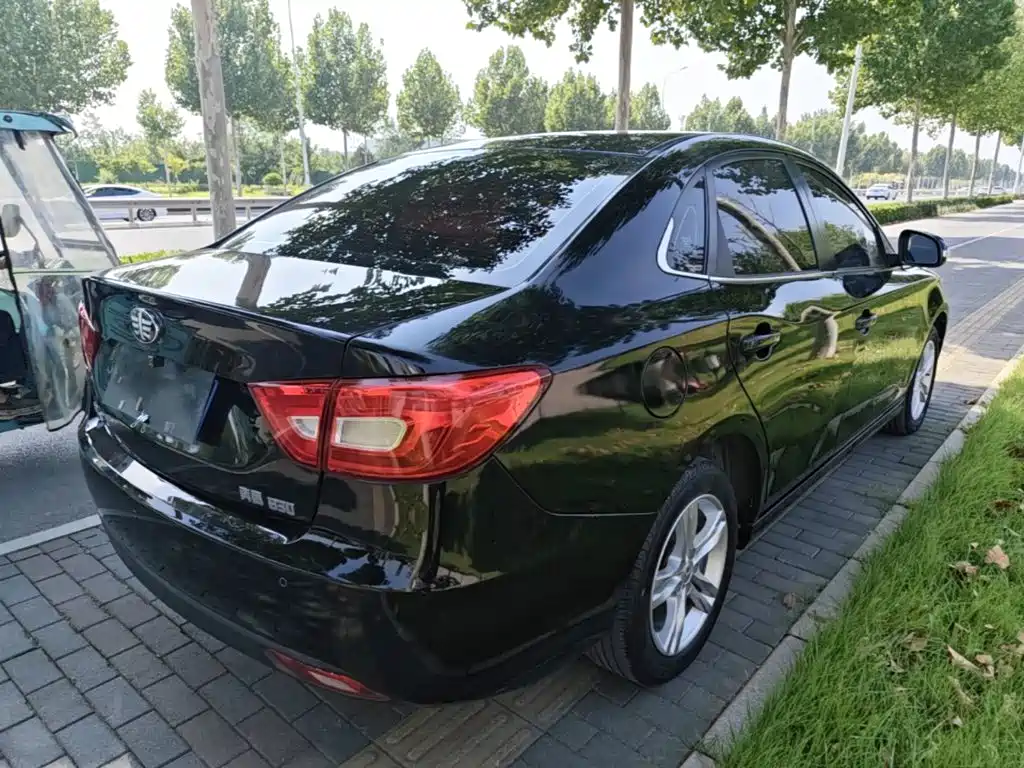 Bestune B30 — миниатюра 7