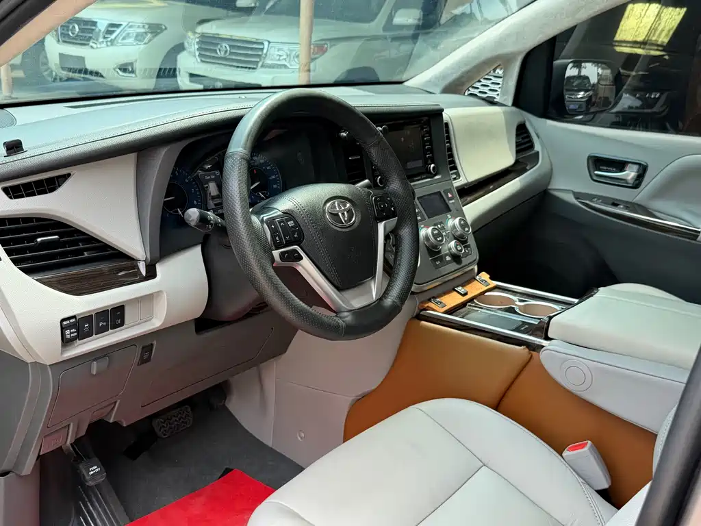 Toyota Sienna 2019 3.5L